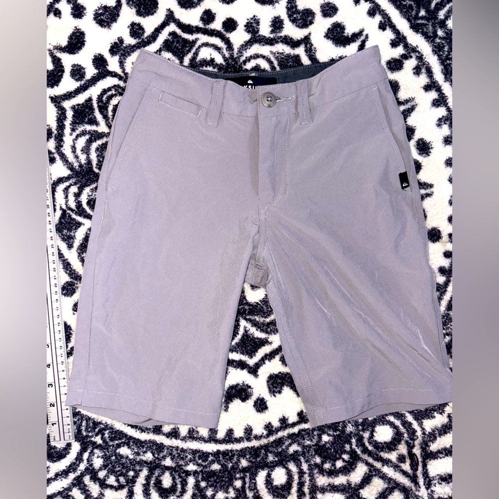 Boy’s Quicksilver 4 Way Stretch Shorts 🌵24/8